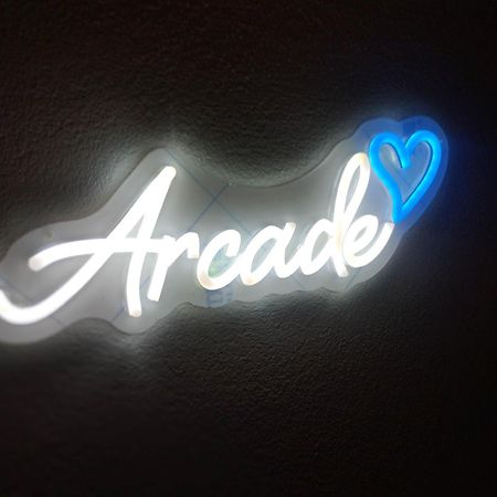 העיירה רתימנו Arcade Central Retro Apartment חדר תמונה